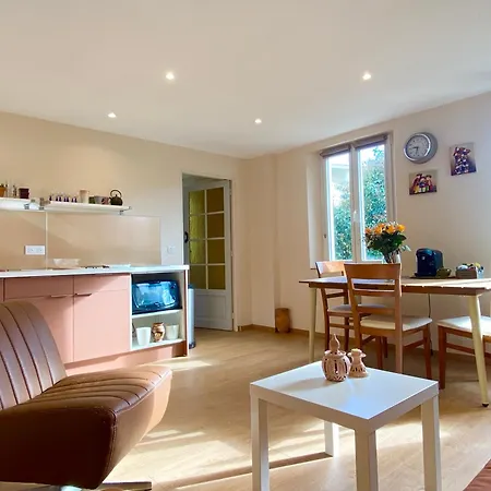 Great Flat! 10 Minute Walk From Train Station And Palais