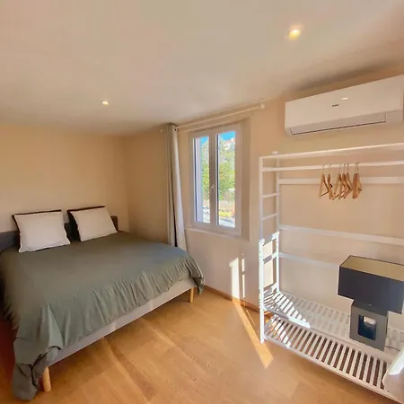 Great Flat! 10 Minute Walk From Train Station And Palais Apartment *